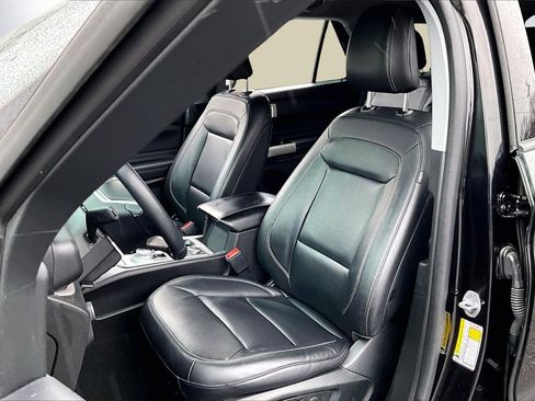Used 2023 Ford Explorer XLT w/ Equipment Group 202A image 19