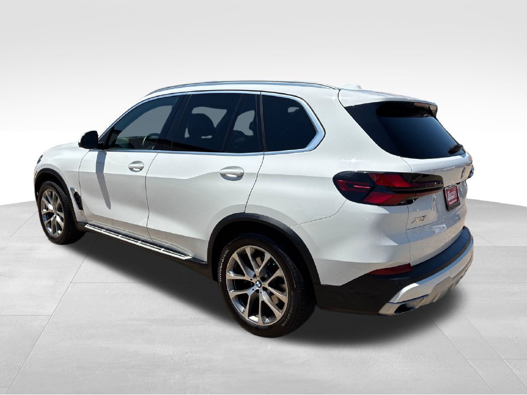 Used 2026 BMW X5 xDrive40i AWD/4WD image 3