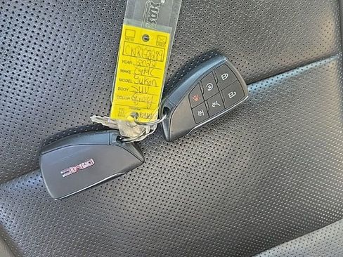 Used 2022 GMC Yukon XL Denali image 41