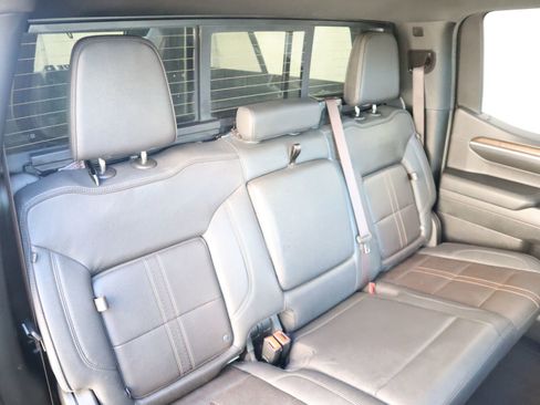 Used 2023 Chevrolet Silverado 1500 High Country w/ High Country Premium Package image 50