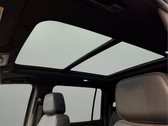 Used 2023 Chevrolet Suburban RST AWD/4WD image 12