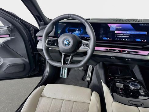 Used 2024 BMW i5 eDrive40i w/ M Sport Package RWD image 25