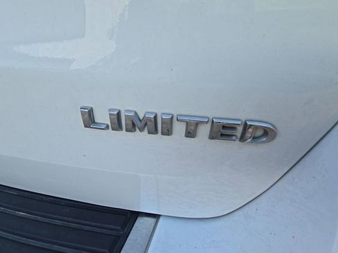 Used 2018 Jeep Grand Cherokee Limited image 15