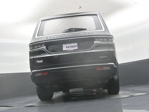Used 2024 Jeep Grand Wagoneer Series III w/ Rear Seat Video Group 1 AWD/4WD image 44