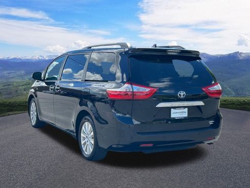 Used 2017 Toyota Sienna Limited AWD/4WD image 3