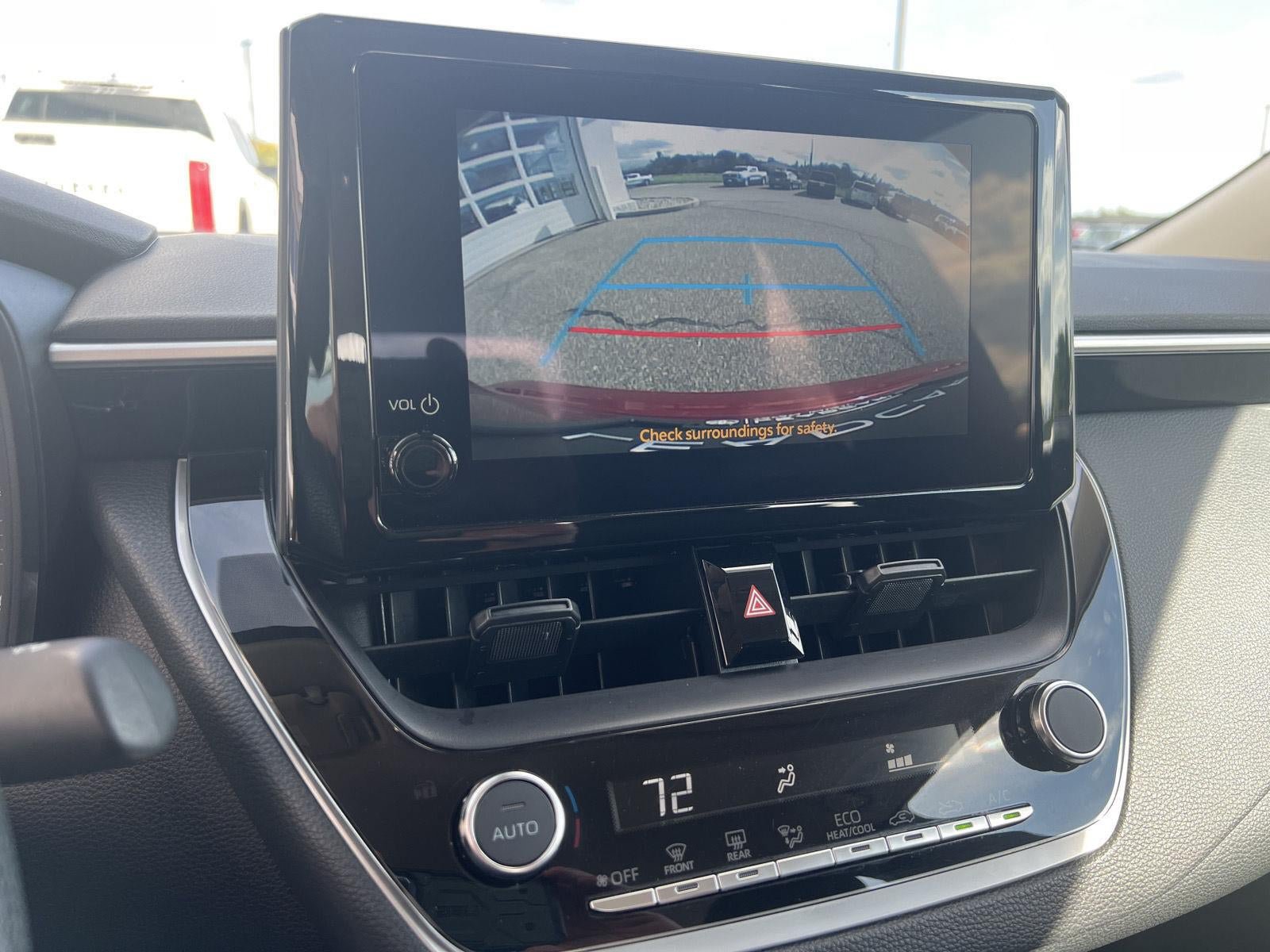 Used 2025 Toyota Corolla LE FWD image 5