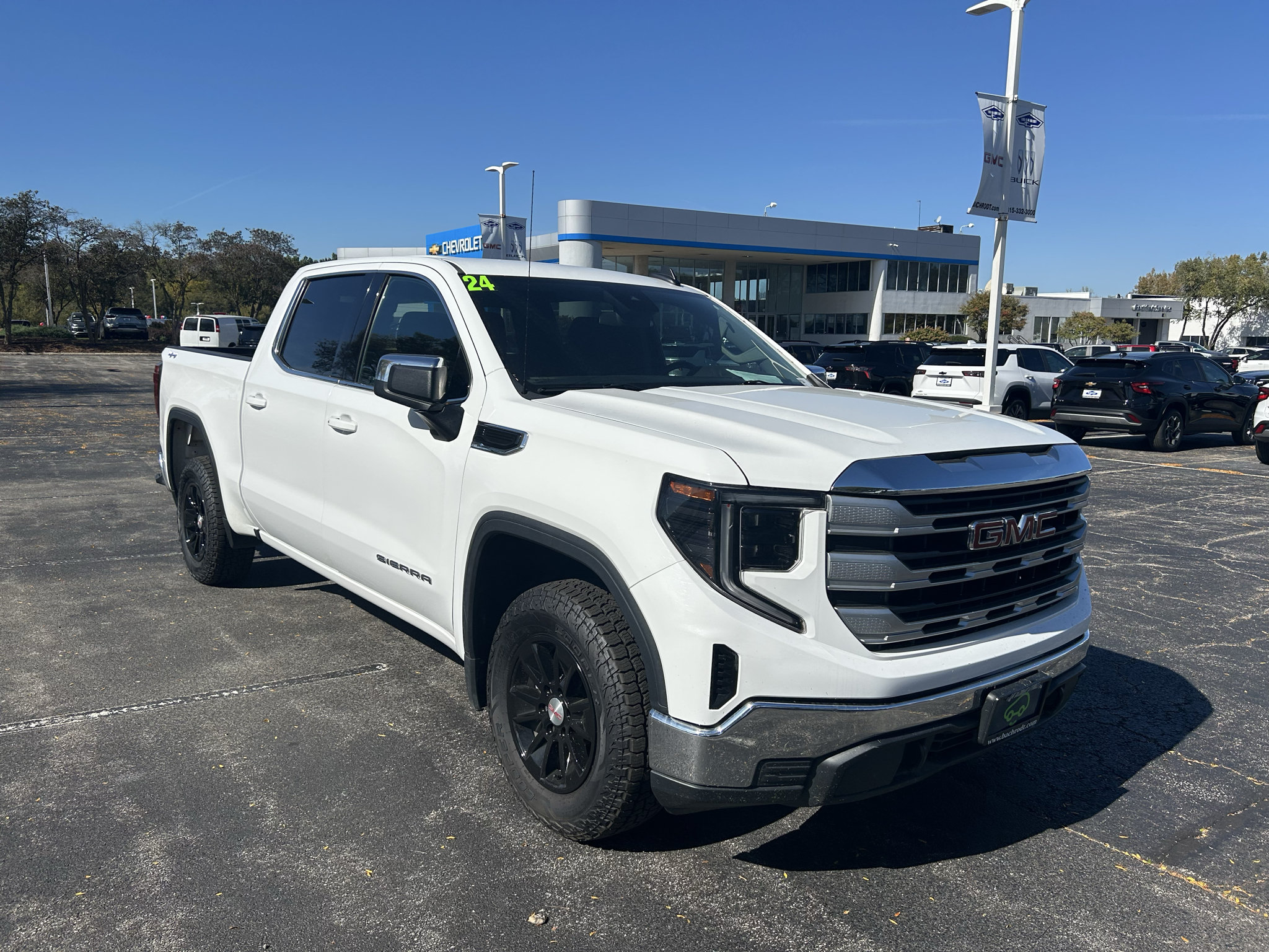 Used 2024 GMC Sierra 1500 SLE AWD/4WD image 1