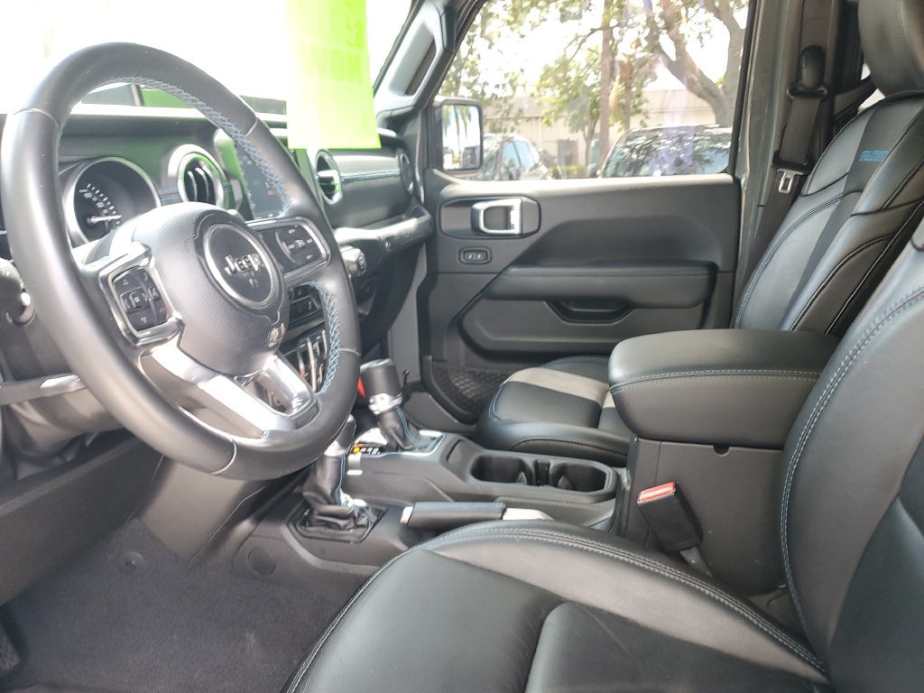 Used 2022 Jeep Wrangler Unlimited Rubicon 4xe AWD/4WD image 23