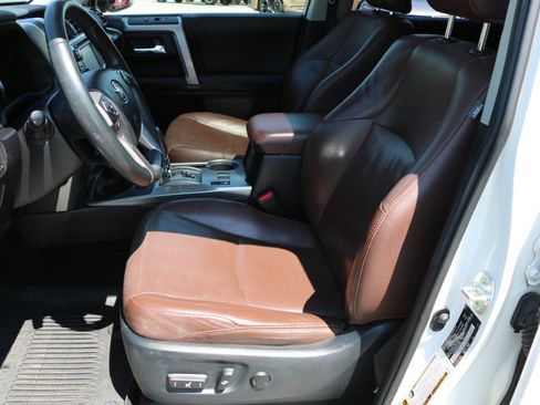 Used 2018 Toyota 4Runner Limited AWD/4WD image 30