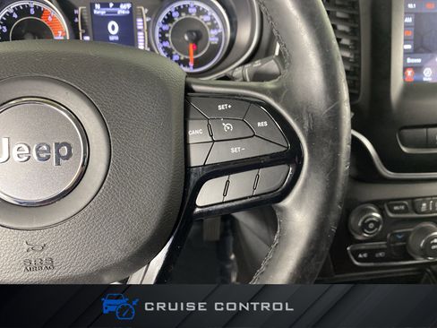 Used 2020 Jeep Cherokee Latitude Plus AWD/4WD image 24