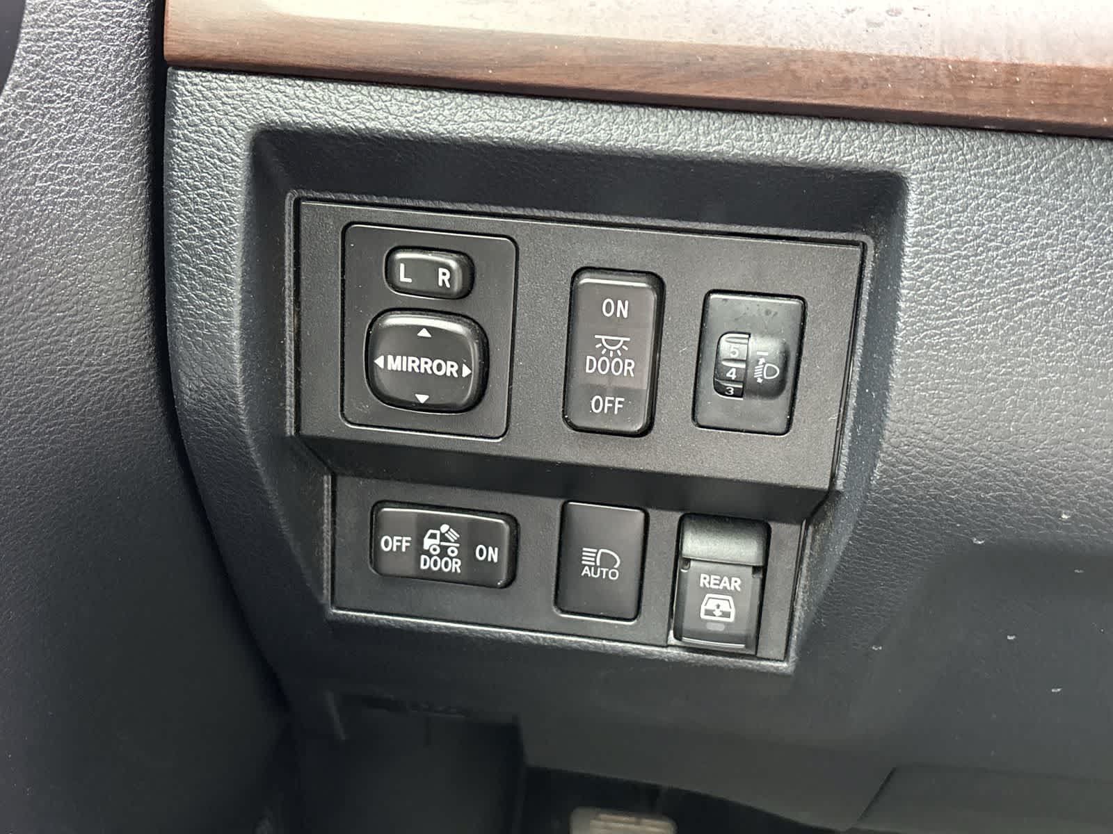 Used 2020 Toyota Tundra Limited w/ Limited Premium Package AWD/4WD image 11