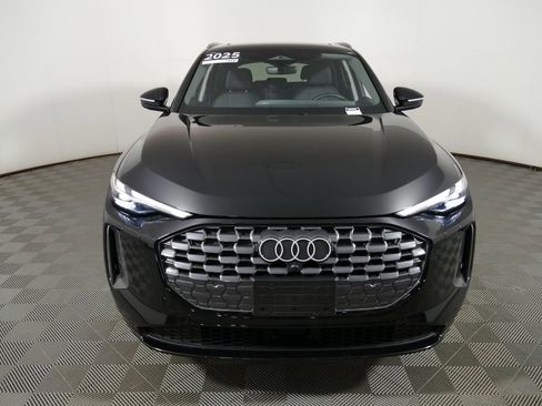 Certified 2025 Audi Q5 Premium w/ Convenience Package AWD/4WD image 2