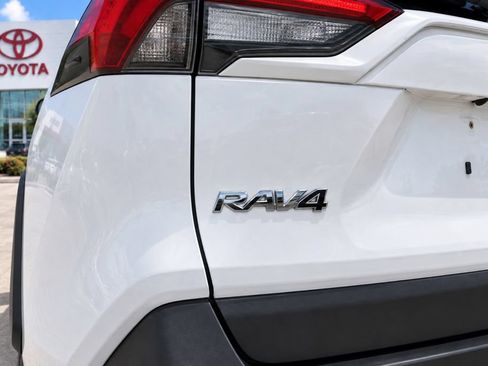 Used 2024 Toyota RAV4 LE AWD/4WD image 8
