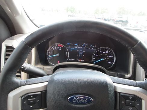 Used 2019 Ford F250 Lariat w/ Lariat Value Package AWD/4WD image 30