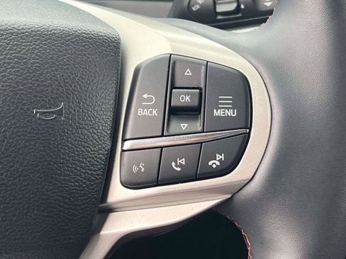 Used 2026 Ford Explorer Active AWD/4WD image 27