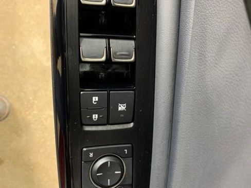 Used 2025 Lexus ES 300h F Sport w/ Accessory Package (Z2) image 17