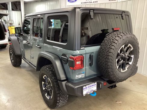 Used 2025 Jeep Wrangler Unlimited Rubicon 4xe w/ Convenience Group image 3