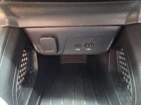 Used 2024 Chevrolet TrailBlazer LT FWD image 25