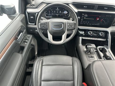 Used 2025 GMC Sierra 1500 Denali w/ Denali Reserve Package AWD/4WD image 17