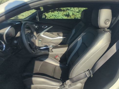 Used 2018 Chevrolet Camaro LT image 9