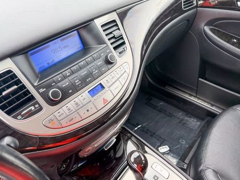 Used 2013 Hyundai Genesis 3.8 image 19