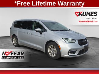 Used 2023 Chrysler Pacifica Touring-L FWD video 1