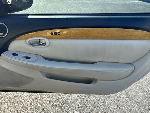 Used 2004 Lexus SC 430 Convertible RWD image 22