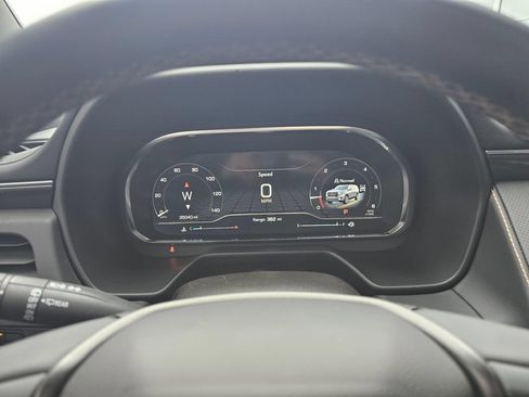 Used 2024 GMC Yukon XL AT4 w/ Technology Package AWD/4WD image 30