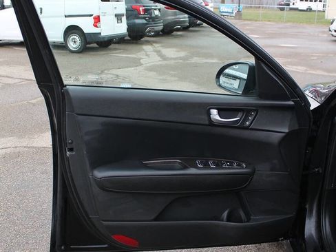 Used 2018 Kia Optima EX w/ Premium Package image 10