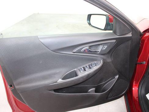 Used 2025 Chevrolet Malibu LT FWD image 17