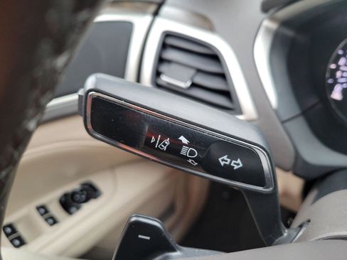 Used 2019 Lincoln MKZ Reserve FWD image 16