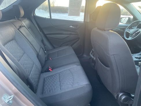 Used 2018 Chevrolet Equinox LT image 21