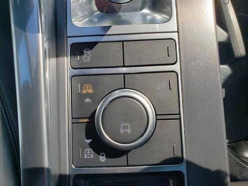 Used 2021 Land Rover Range Rover Sport SE image 21