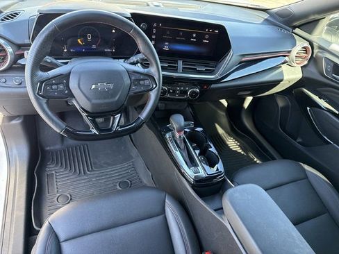 Used 2025 Chevrolet Trax RS w/ Driver Confidence Package image 20