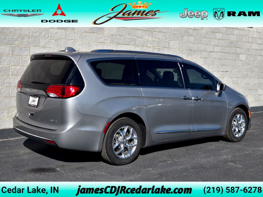 Used 2017 Chrysler Pacifica Limited FWD image 5