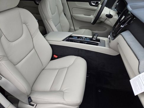 Used 2025 Volvo XC60 T8 Plus w/ Protection Package Premier image 16