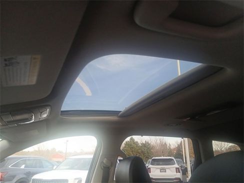 Used 2023 Kia Telluride EX w/ EX Captain's Chair Package image 22