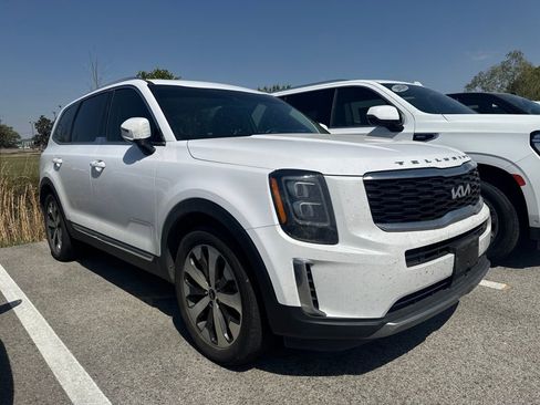 Used 2022 Kia Telluride EX w/ EX Premium Package image 3