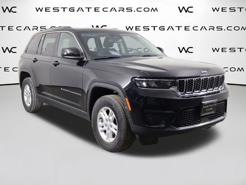 Used 2023 Jeep Grand Cherokee Laredo AWD/4WD image 42