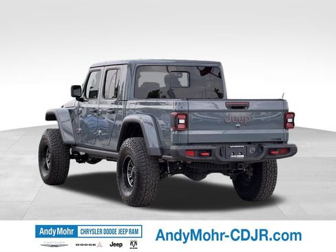 Used 2025 Jeep Gladiator Rubicon AWD/4WD image 5