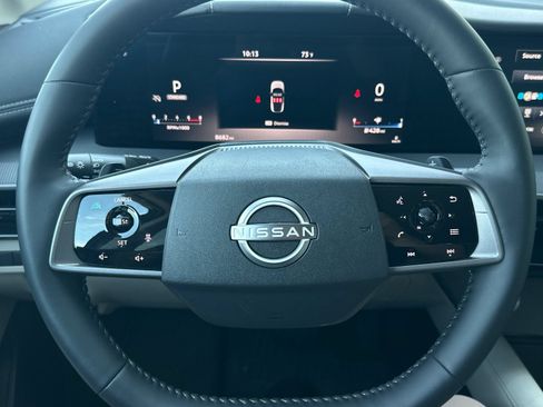 Used 2025 Nissan Murano SV AWD/4WD image 21