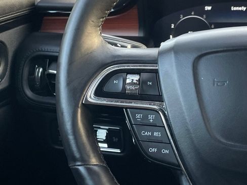 Used 2022 Lincoln Nautilus Reserve w/ Luxury Package AWD/4WD image 13