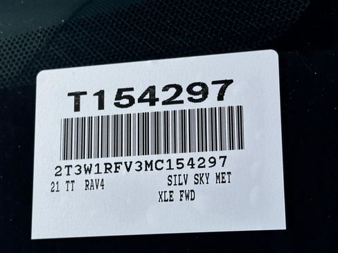 Used 2021 Toyota RAV4 XLE w/ Convenience Package image 15