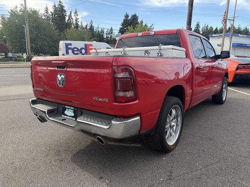 Used 2024 RAM 1500 Laramie AWD/4WD image 9