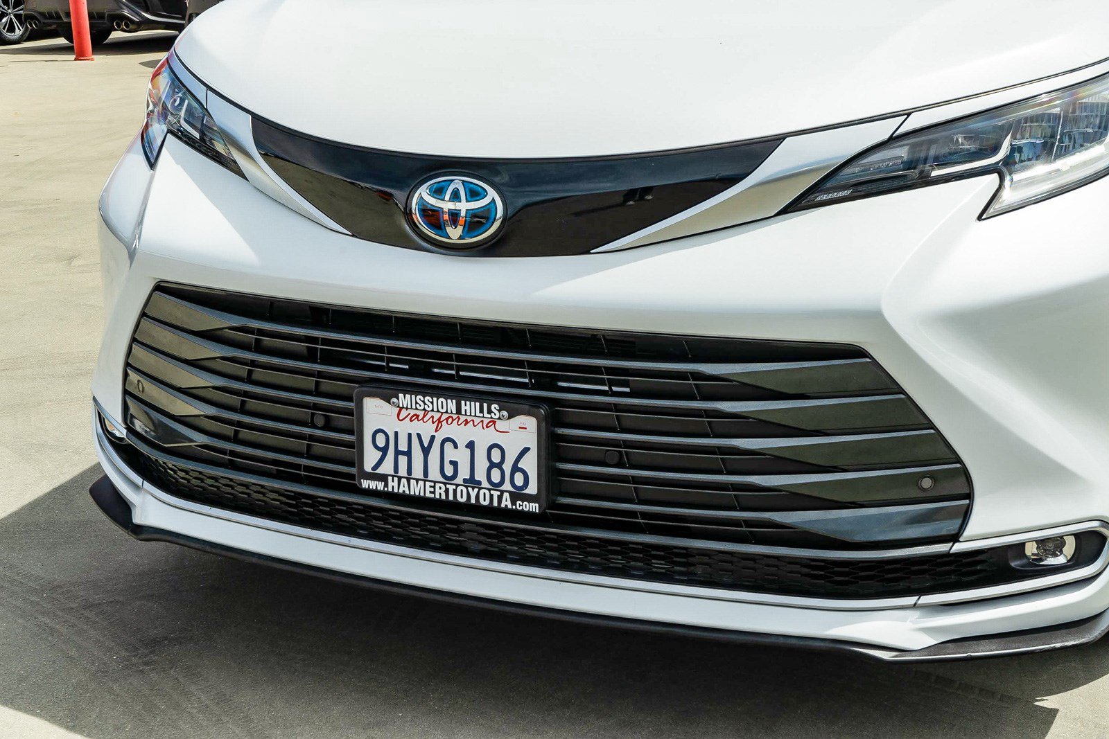 Certified 2023 Toyota Sienna Limited AWD/4WD image 9