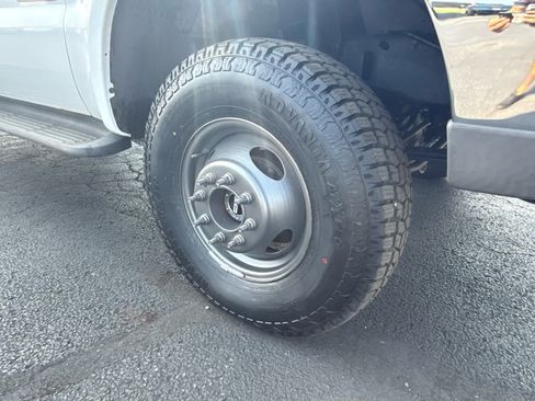 Used 2004 Ford F350 XL AWD/4WD image 31