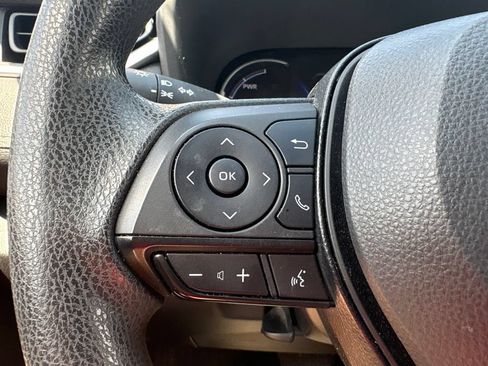 Used 2023 Toyota RAV4 LE AWD/4WD image 9