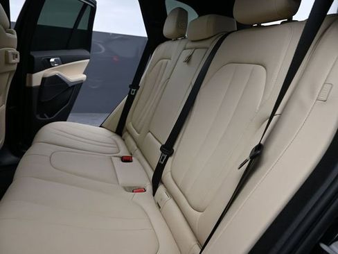 Used 2022 BMW X5 xDrive40i w/ Climate Comfort Package image 18