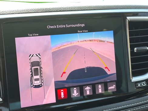 Used 2022 Chrysler Pacifica Limited FWD image 24