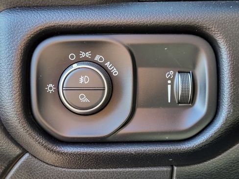 Used 2024 RAM 2500 Big Horn w/ Level 2 Equipment Group AWD/4WD image 9